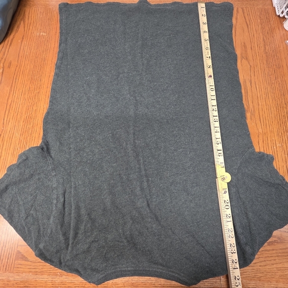 J Crew Slim Knit Goods Green Short Sleeve T-Shirt Men's Size Small - Picture 2 of 6